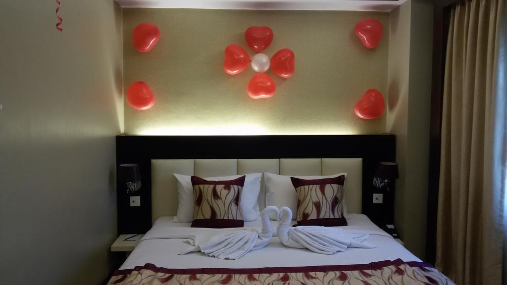 Hotel Shwe Gone Daing, Yangon Extérieur photo