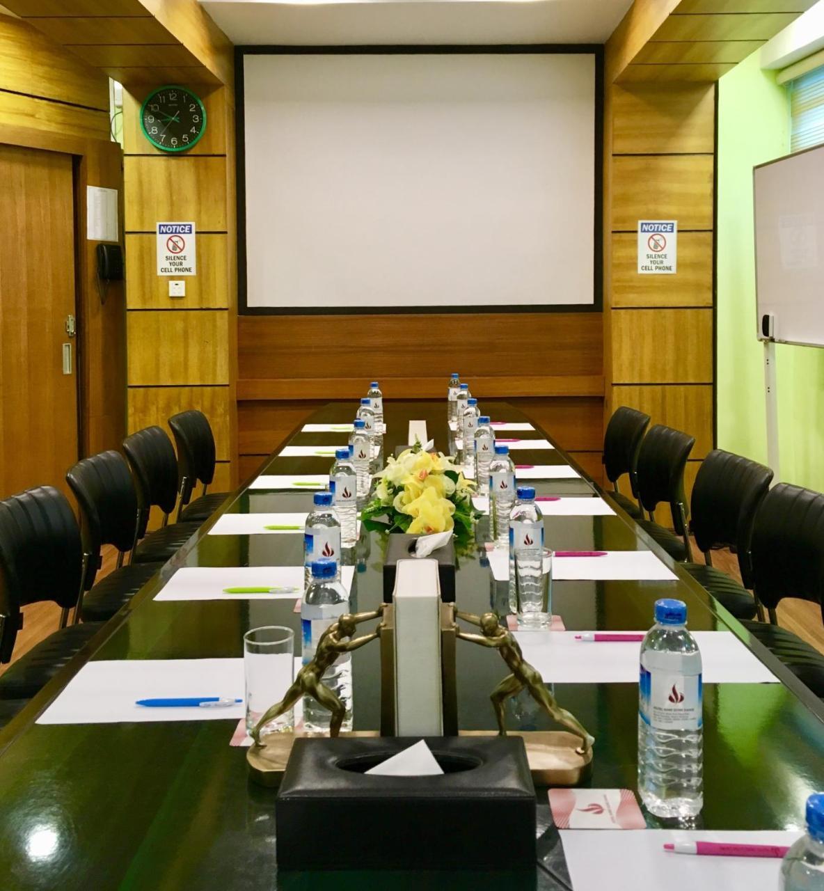 Hotel Shwe Gone Daing, Yangon Extérieur photo