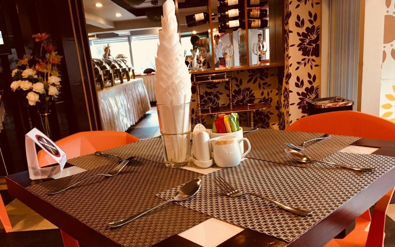 Hotel Shwe Gone Daing, Yangon Extérieur photo
