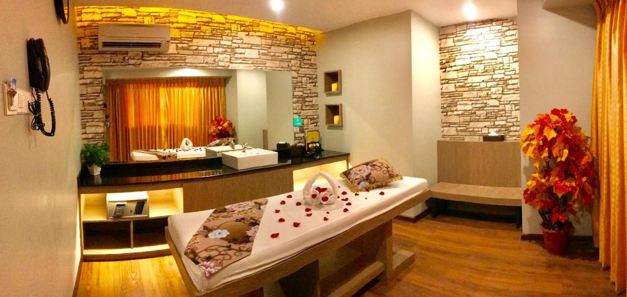 Hotel Shwe Gone Daing, Yangon Extérieur photo